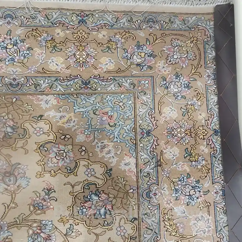 مشخصات فرش دستباف اصفهان با طرح لچک و ترنج