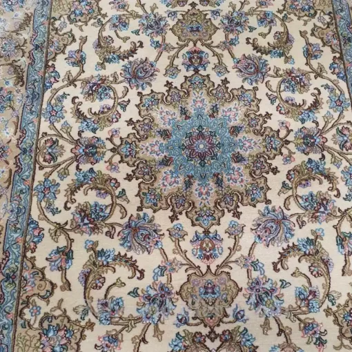 انواع فرش دستباف اصفهان با طرح لچک و ترنج