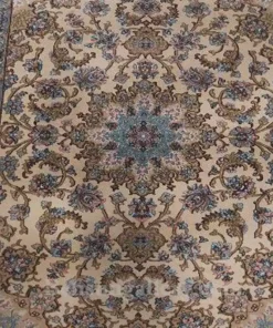 فرش دستباف ذرع و نیم اصفهان (طرح لچک ترنج لاکی)